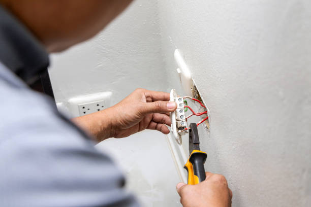 Best Electrical Contractors for Businesses  in Level Park Oak Park, MI